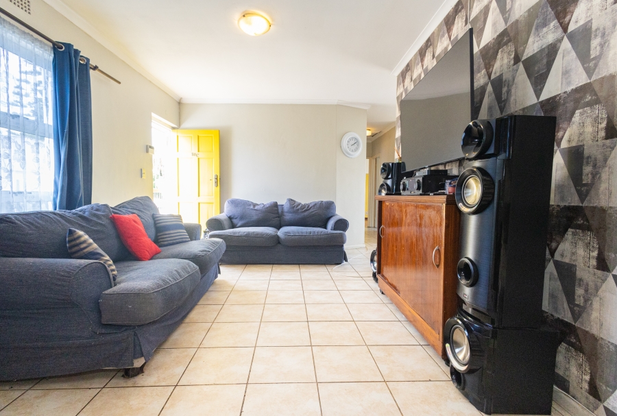 3 Bedroom Property for Sale in Table View Western Cape